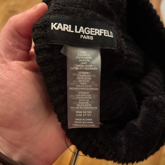NWT Karl Lagerfeld Black Beanie PomPom Graphic Patch Hat L4KH7874 - Picture 6 of 6